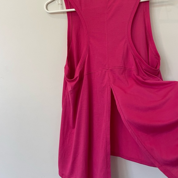 PINK GAPFIT TANK WITH BACK CUTOUT SIZE M - Picture 4 of 6